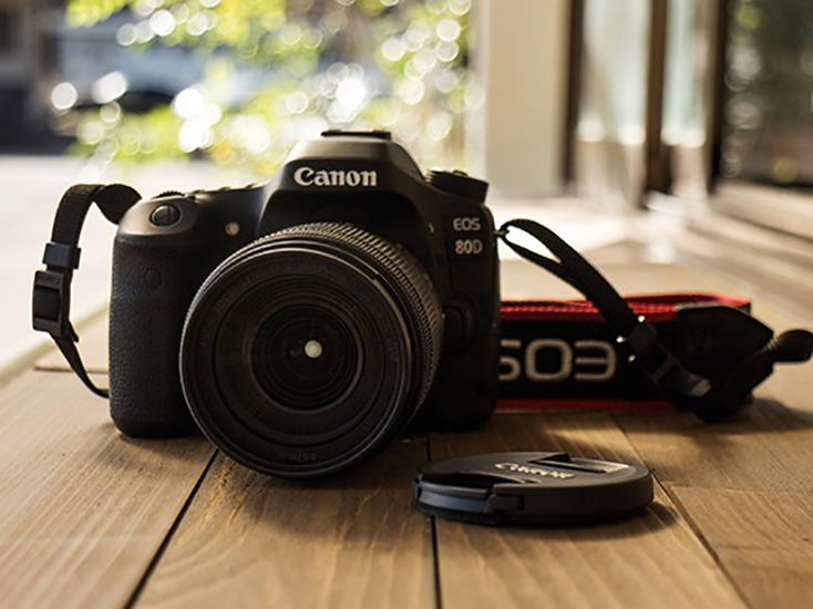 セール純正品 EOS Canon 90D レンズ２つ ＋ デジタルカメラ